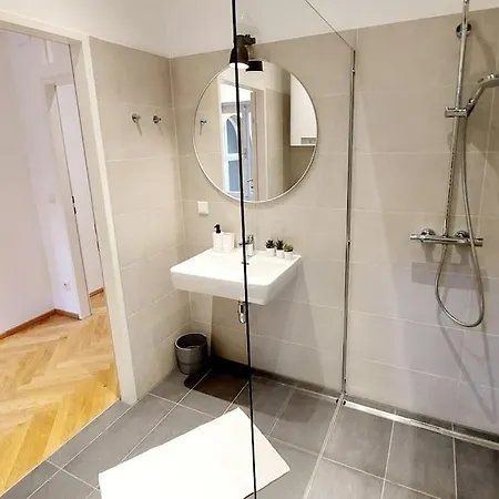 Homelystay - Downtown App Lägenhet Graz