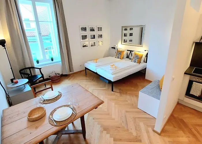 Homelystay - Downtown App Apartmán *