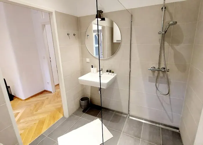 Homelystay - Downtown App Apartmán Štýrský Hradec