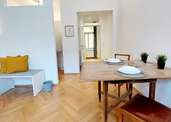 Διαμέρισμα Homelystay - Downtown App